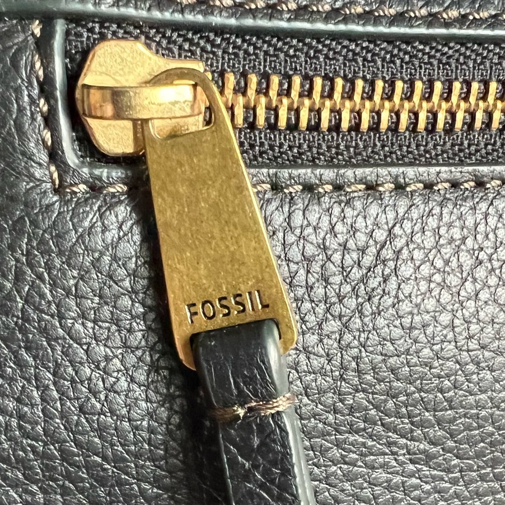 SOLD Fossil Black Leather Crossbody Handbag - Picture 14 of 16